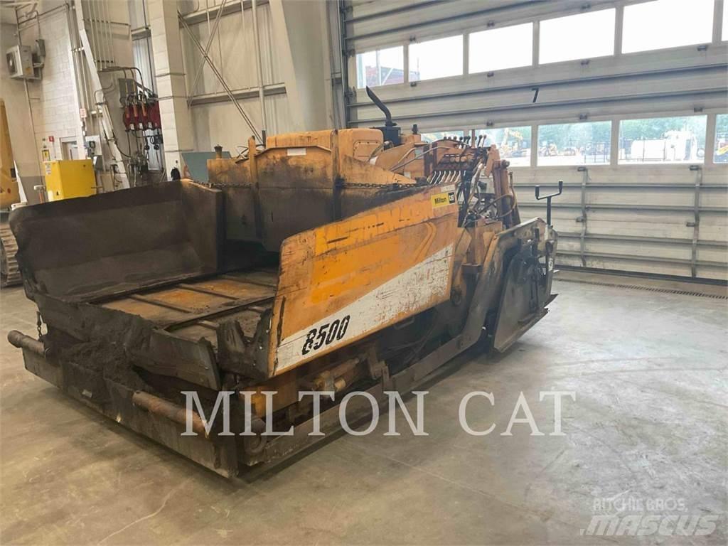 LeeBoy L8500T Finisseur