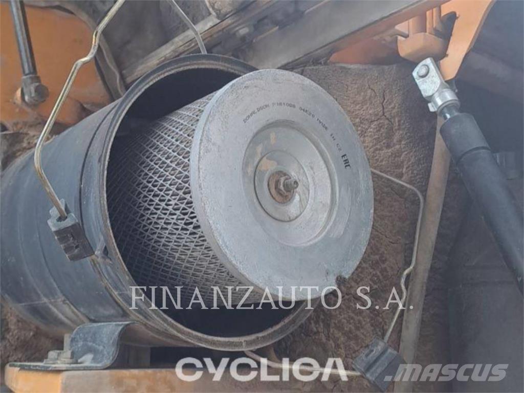 Liebherr A310B Pelle sur pneus