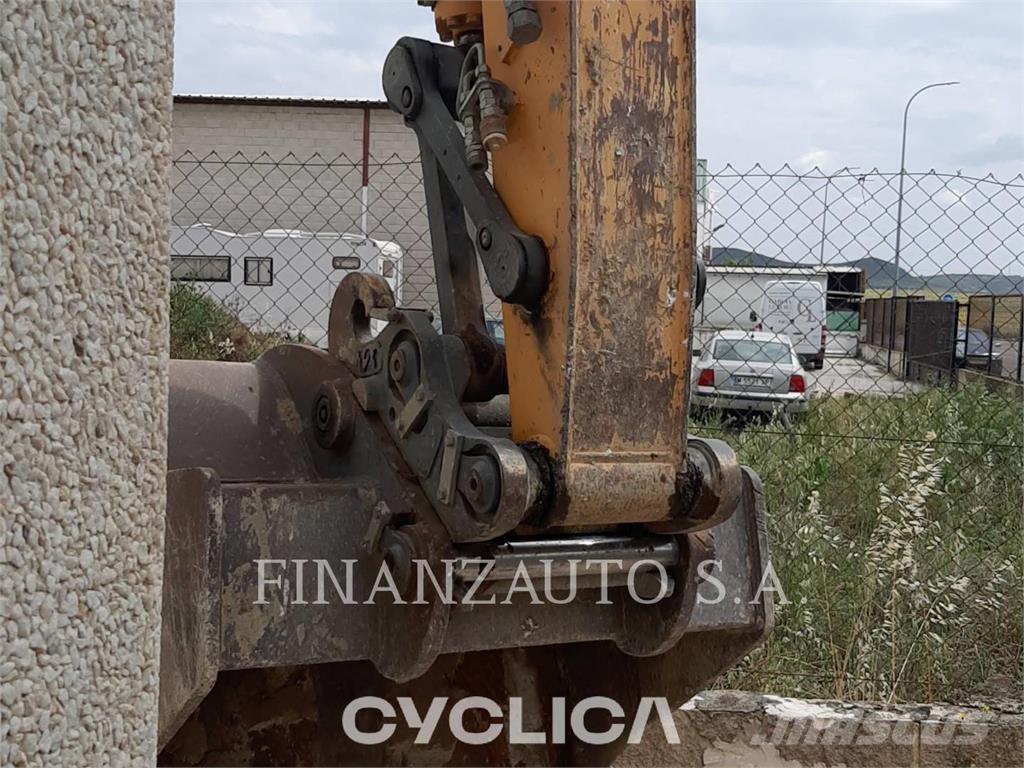 Liebherr A900 Pelle sur pneus