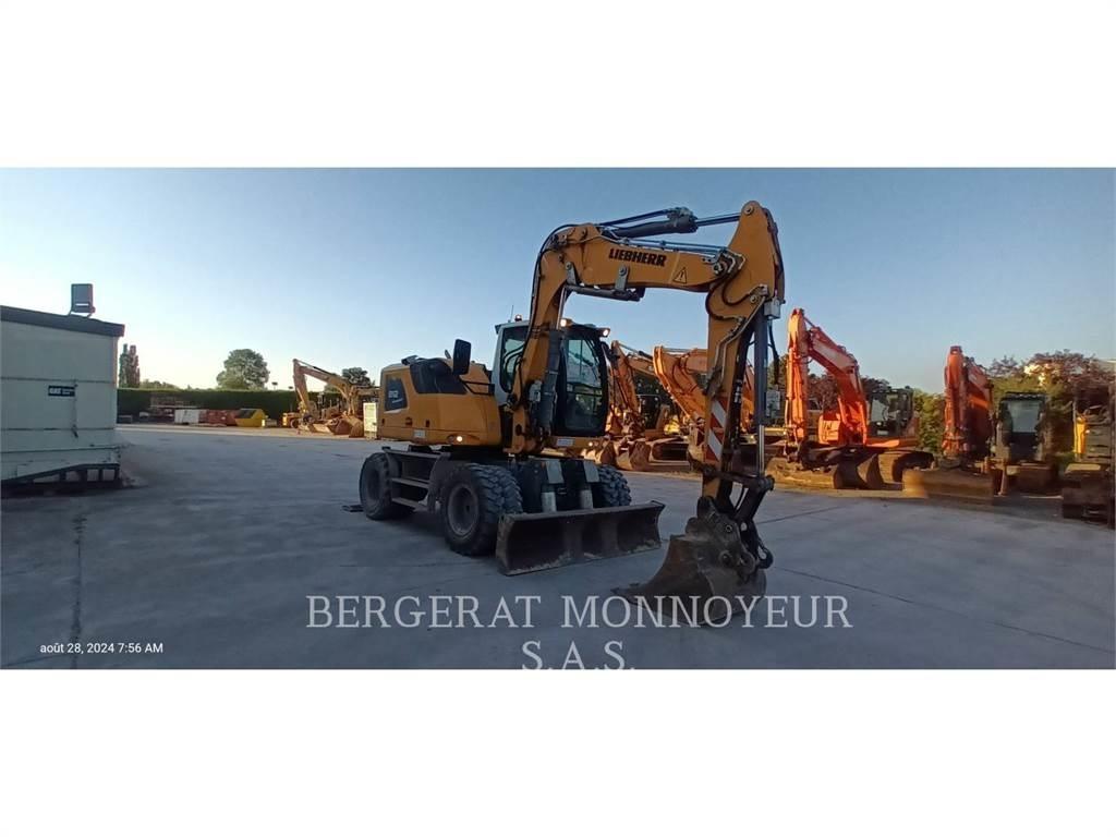 Liebherr A912 Pelle sur pneus