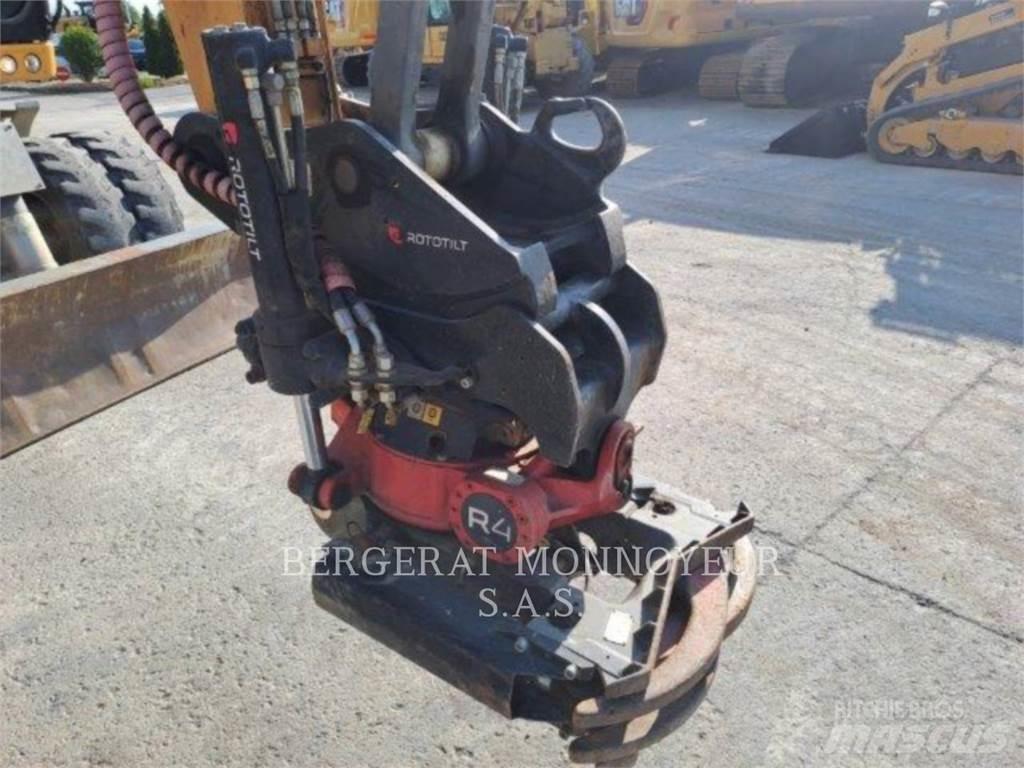 Liebherr A913 Pelle sur pneus