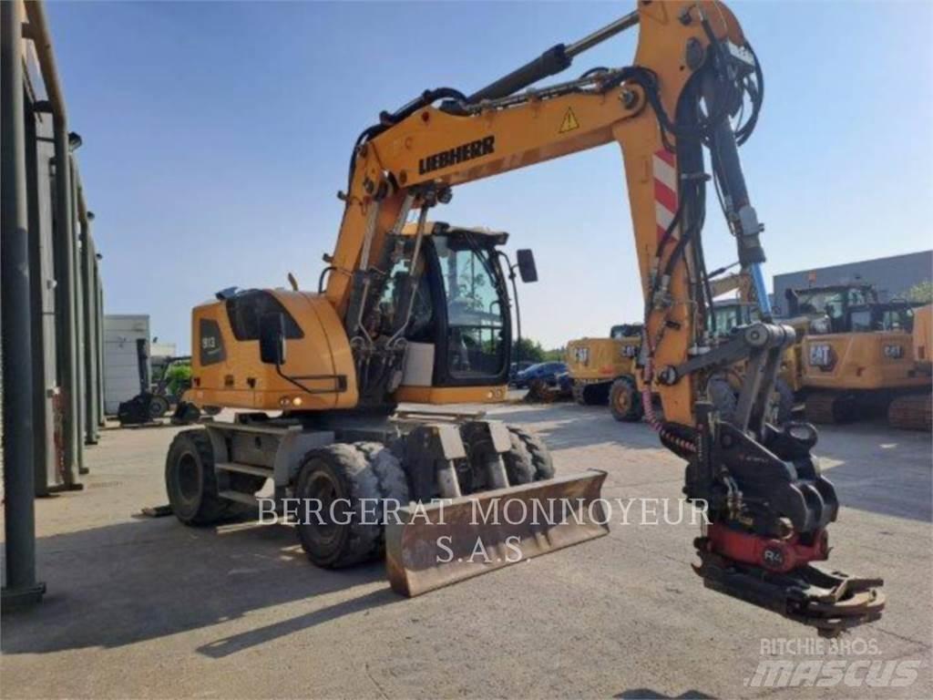 Liebherr A913 Pelle sur pneus