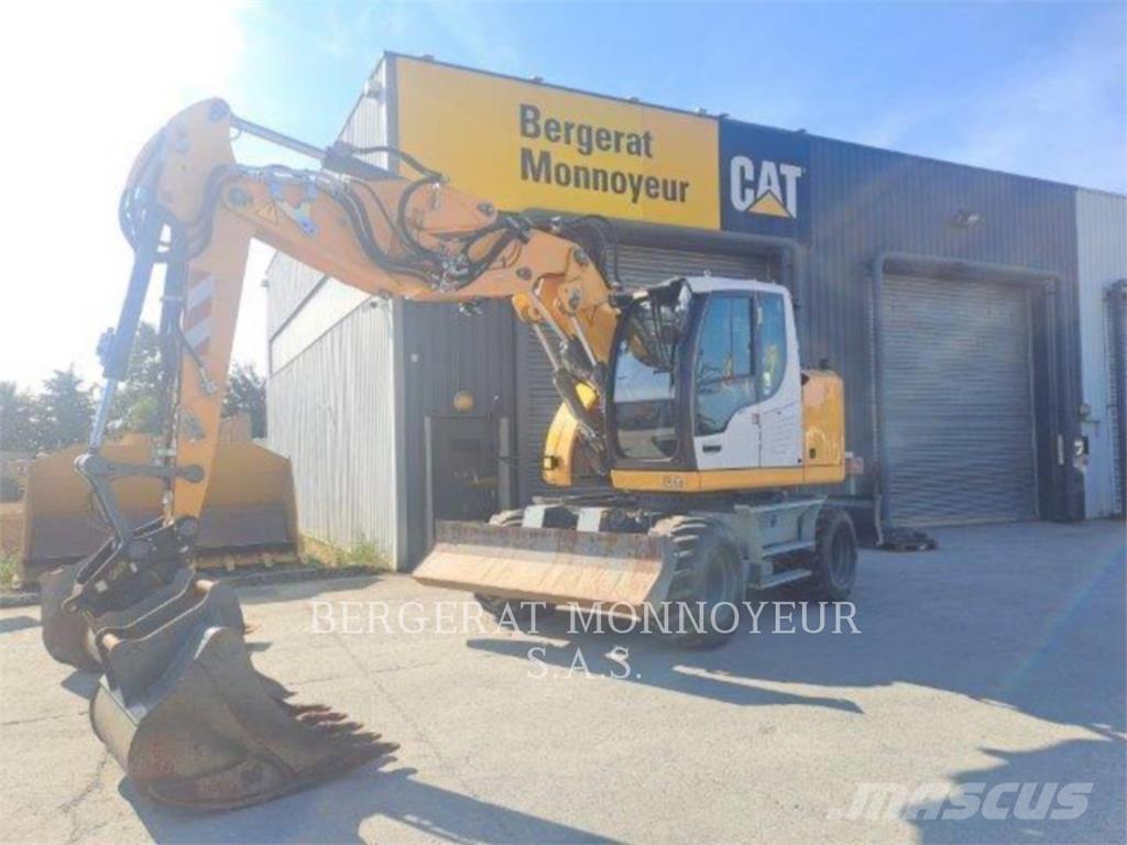 Liebherr A913 Pelle sur pneus
