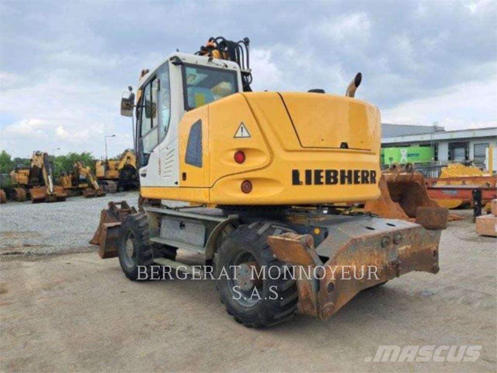 Liebherr A914 Pelle sur pneus