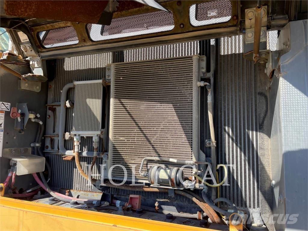 Liebherr R924LC Pelle sur chenilles