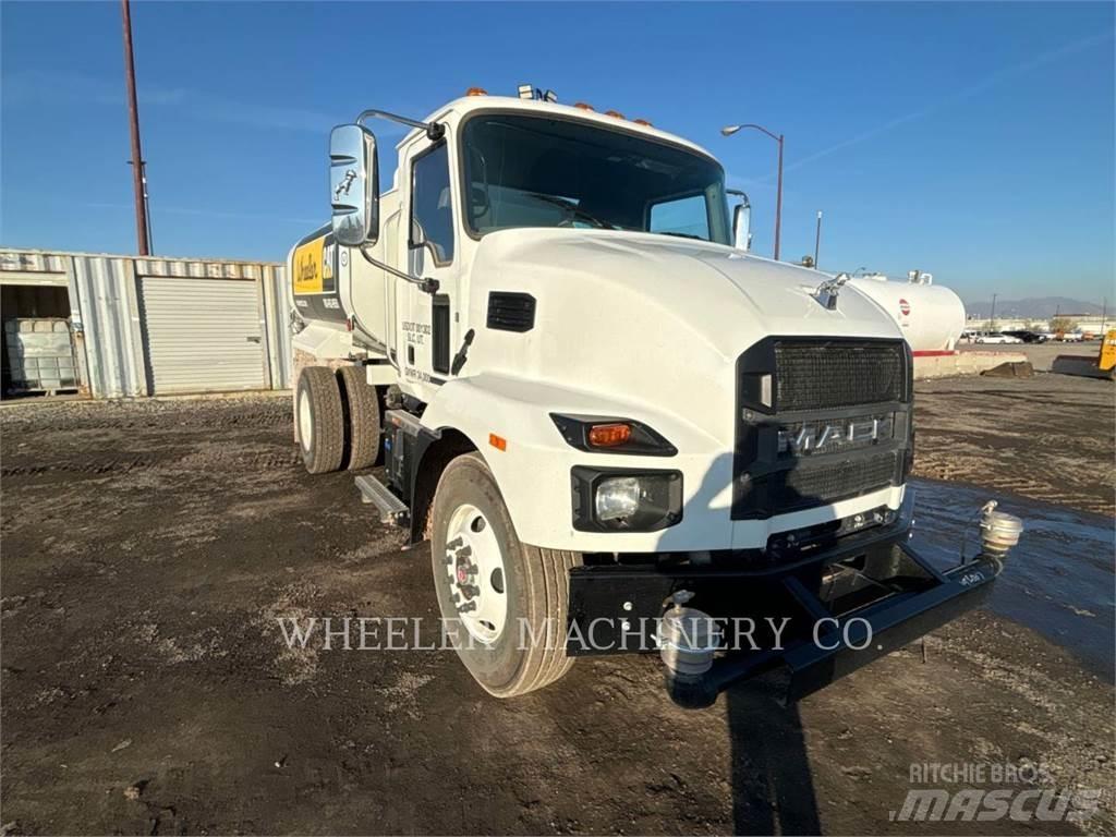 Mack WT2000 A Motrici cisterna