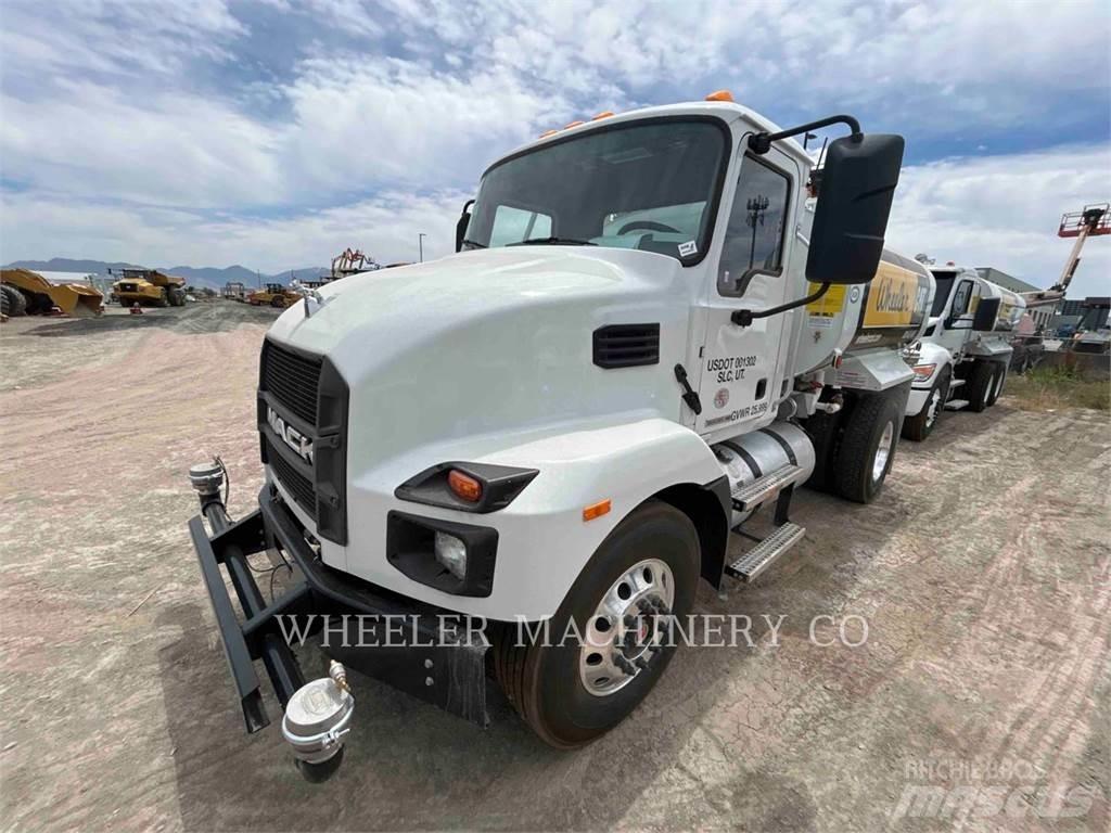 Mack WT2000 A Motrici cisterna