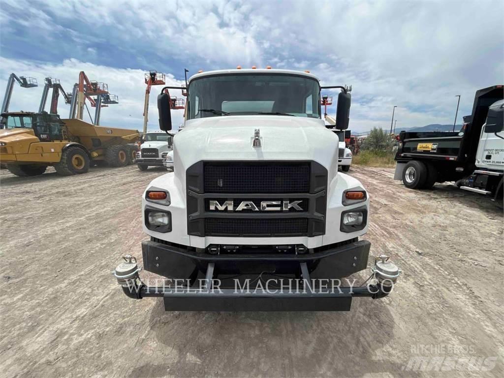 Mack WT2000 A Motrici cisterna