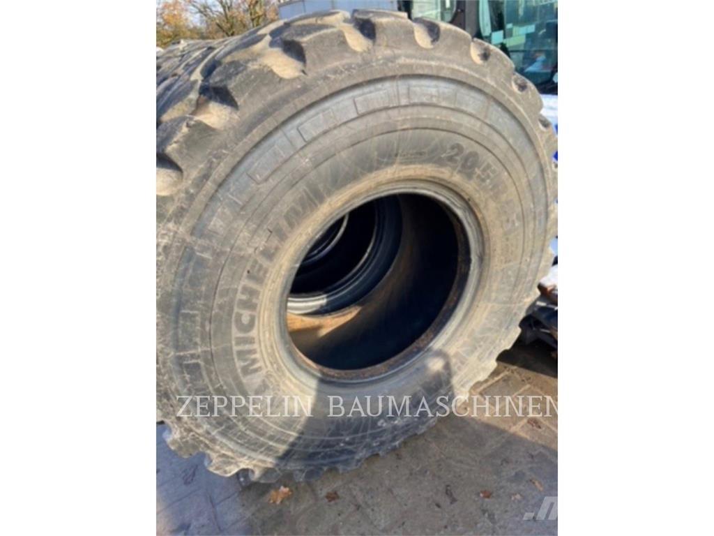 Michelin 4X 20.5R25XHA Pneus, roues et jantes