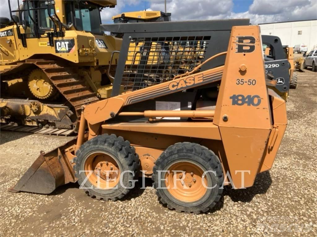 New Holland 1840 Chargeuse compacte
