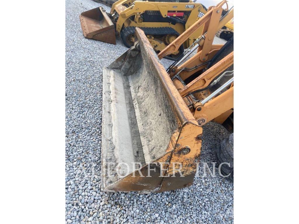 New Holland 590SM Tractopelle