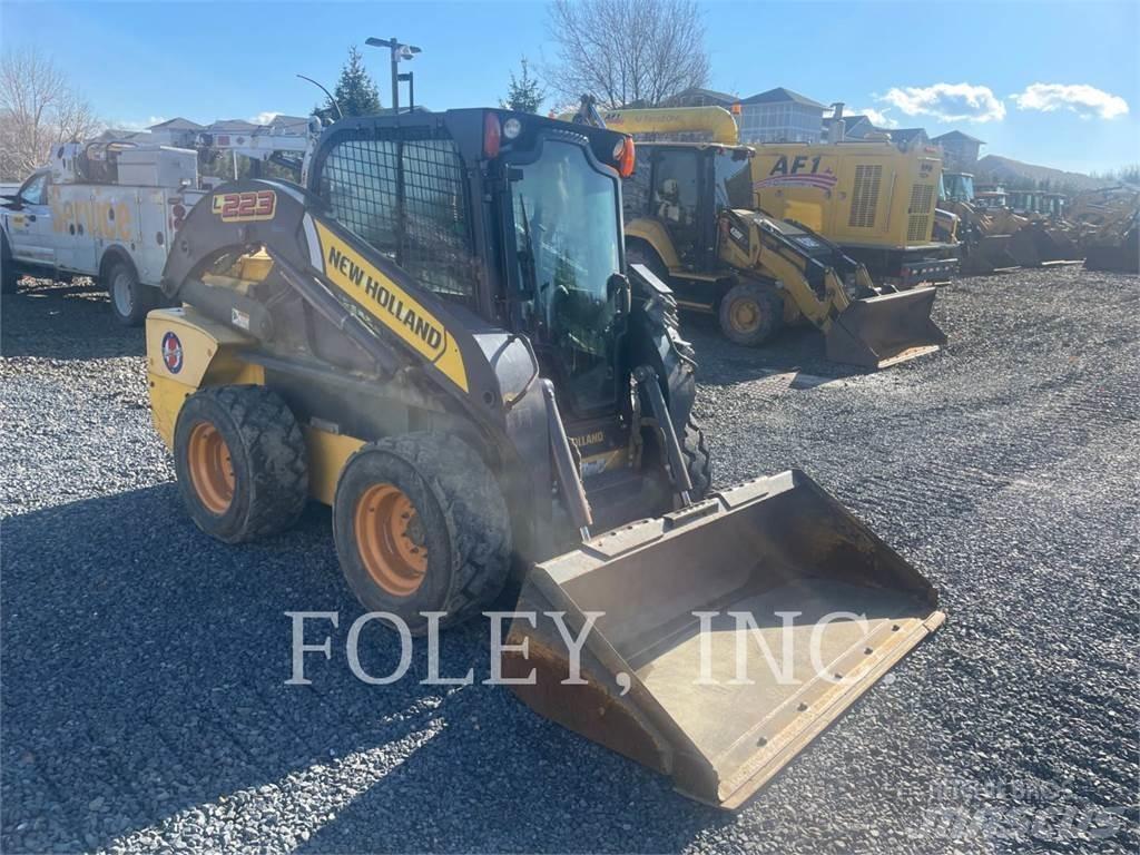 New Holland L223 Chargeuse compacte