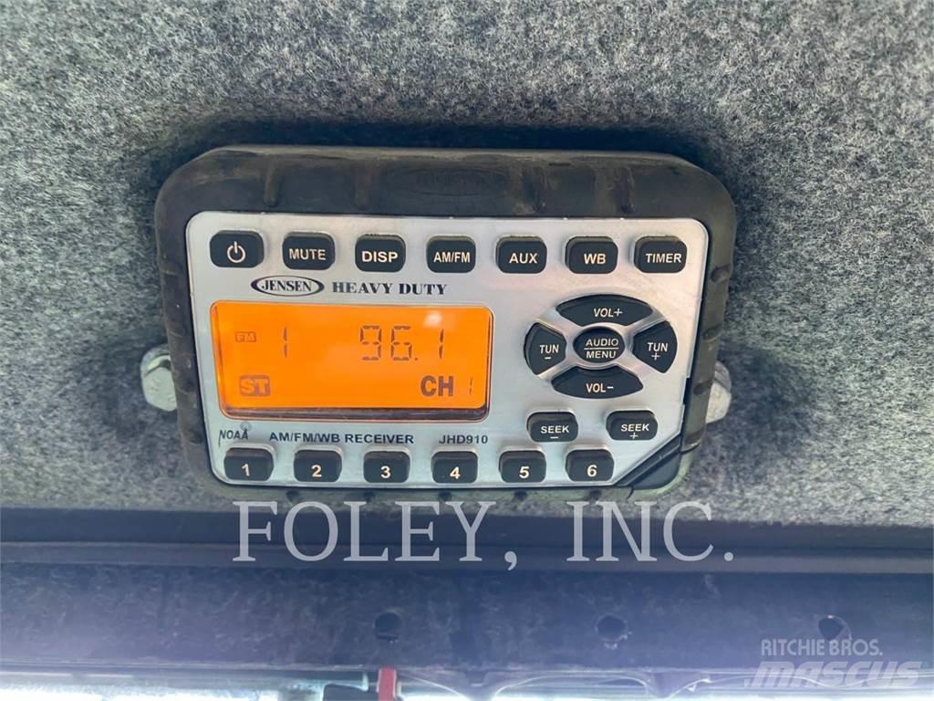 New Holland L223 Chargeuse compacte