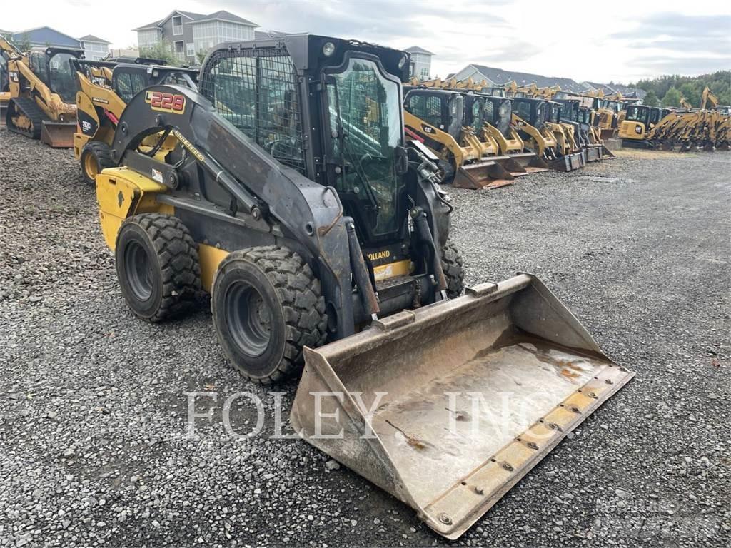 New Holland L228 Chargeuse compacte