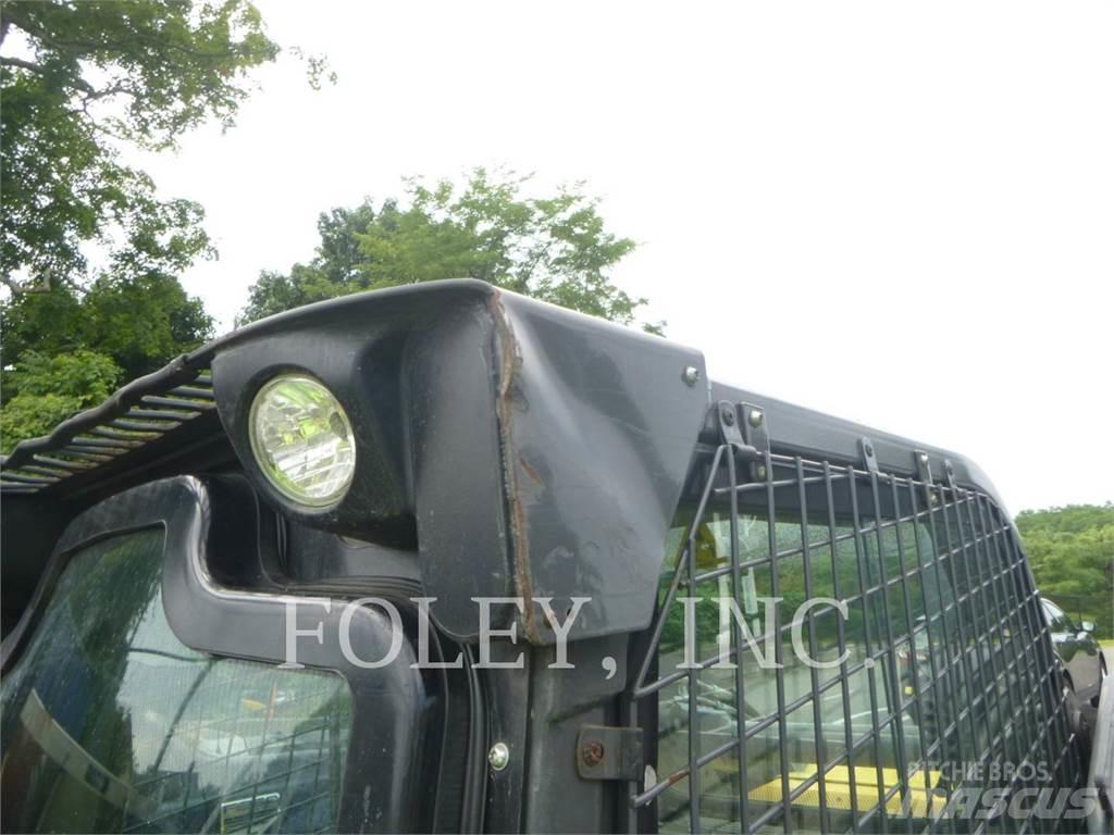 New Holland L228 Chargeuse compacte