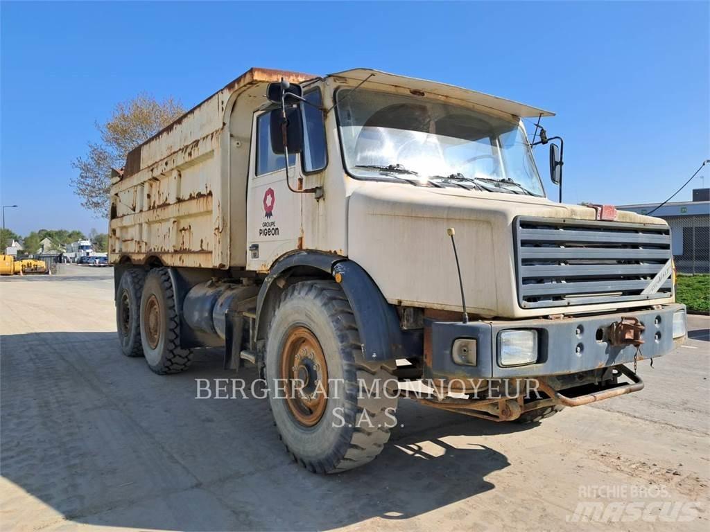 Perlini 131 33 Tombereau articulé