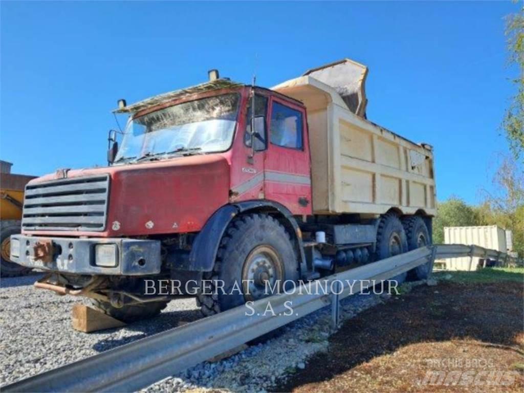Perlini 131 33 Tombereau articulé