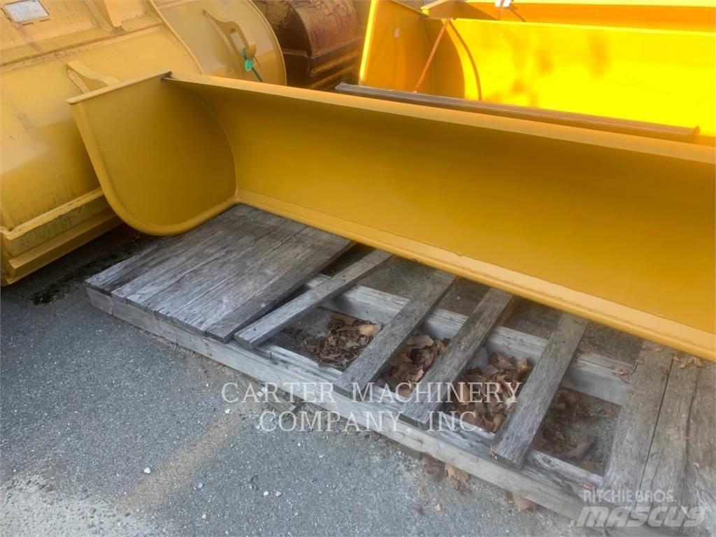 Protec SNOW TURF PUSHER Souffleuse à neige