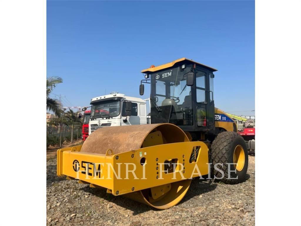 SEM MACHINERY 510 Compacteur de sol