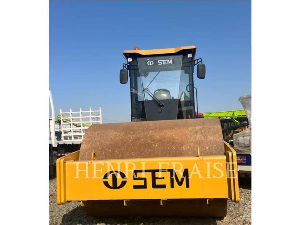 SEM MACHINERY 510 Compacteur de sol