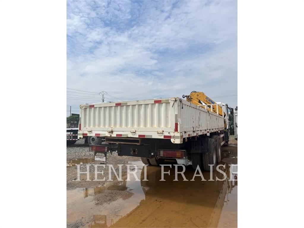 Shacman CAMION GRUE 12T Grues tout terrain