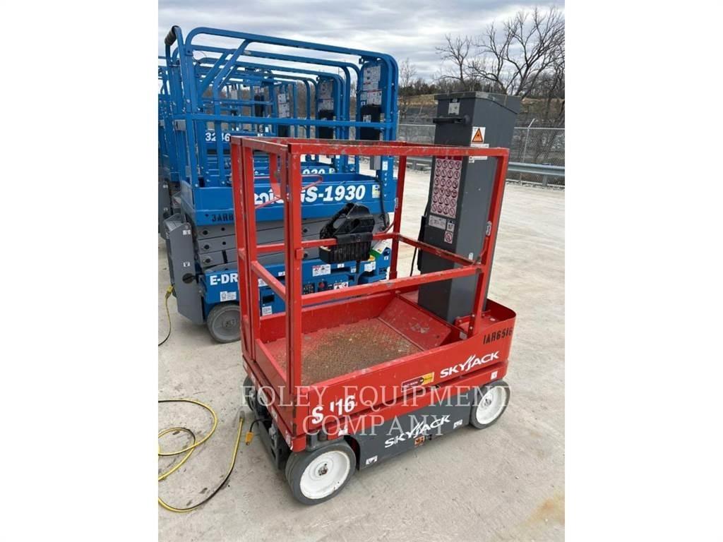 Skyjack (OBSOLETE) SJ16 Nacelle ciseaux