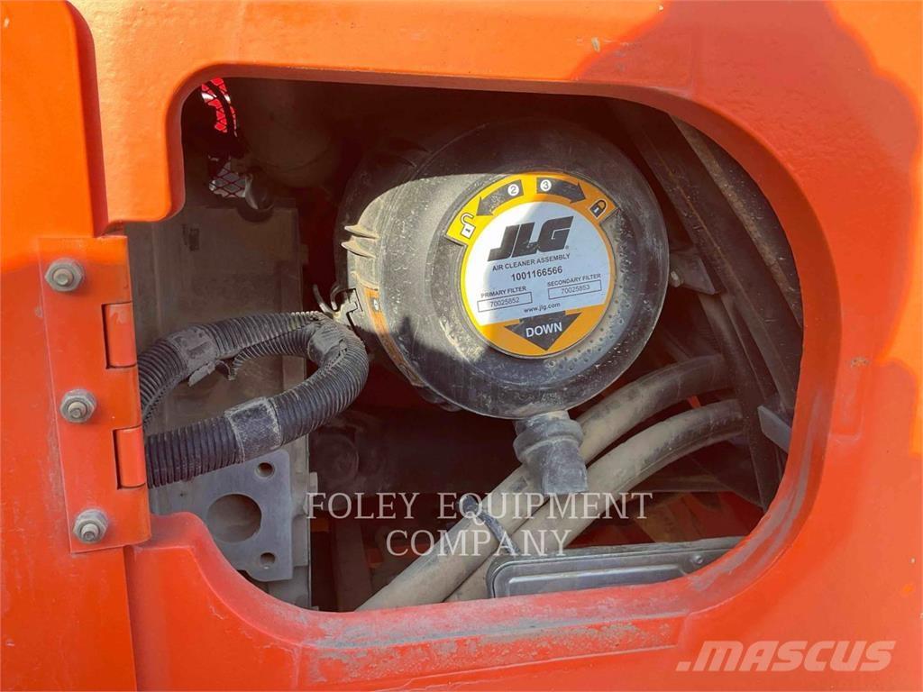 SkyTrak 8042 Chariot télescopique