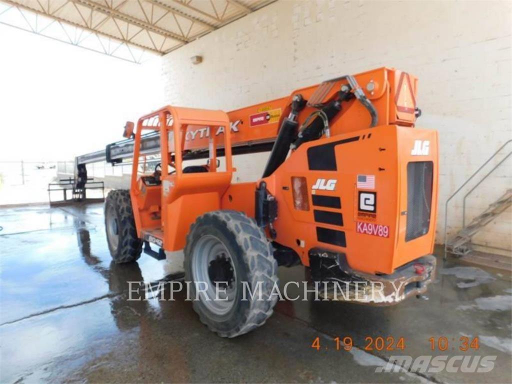 SkyTrak TL8042 Chariot télescopique