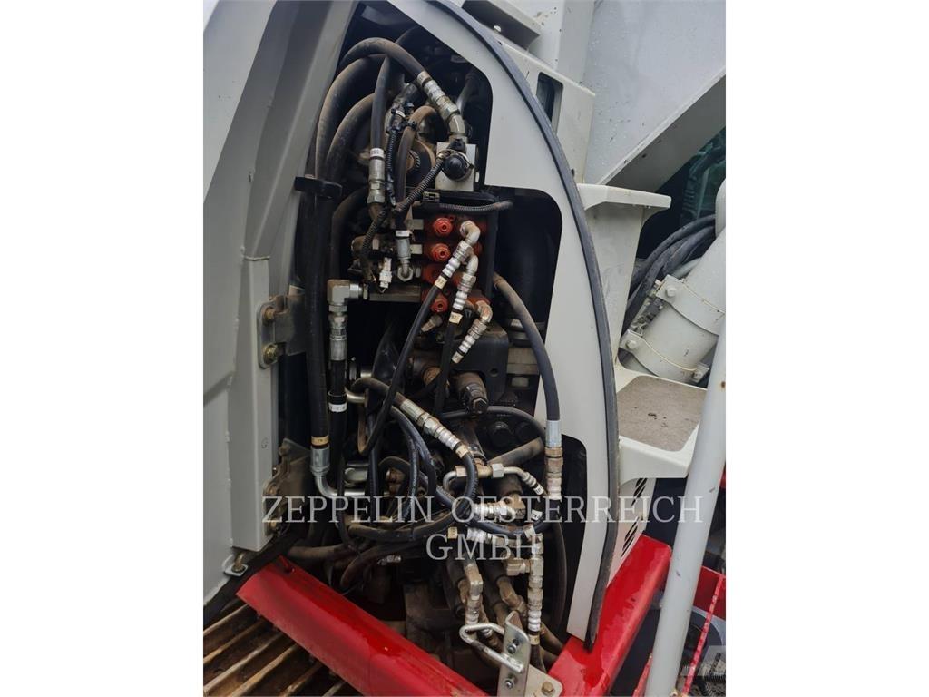 Takeuchi TB2150R Pelle sur chenilles