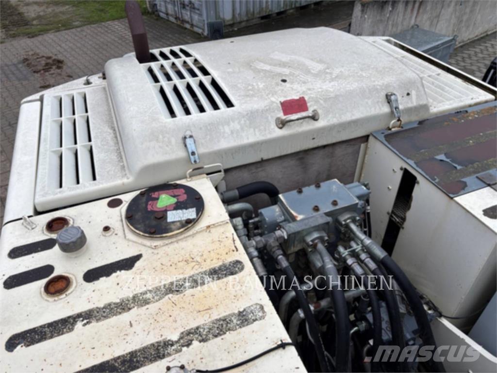 Terex TC225LC Pelle sur chenilles