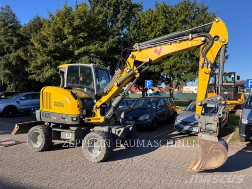 Wacker EW65 Pelle sur pneus
