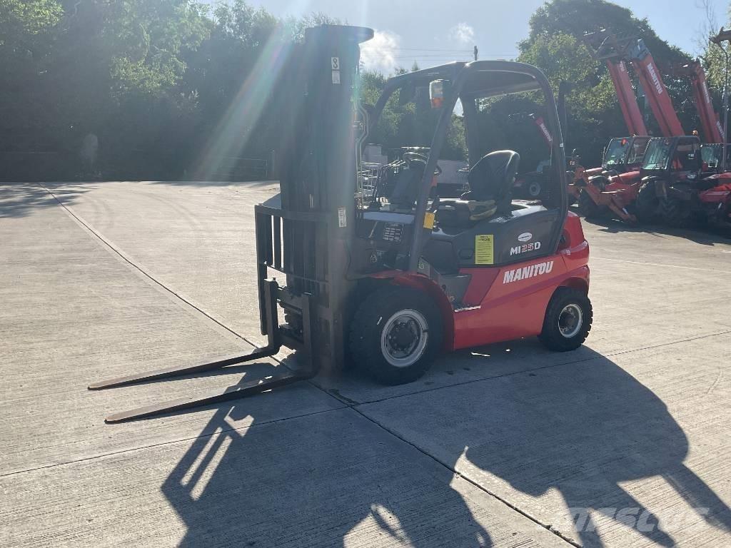 Manitou MI 25 G Chariot télescopique