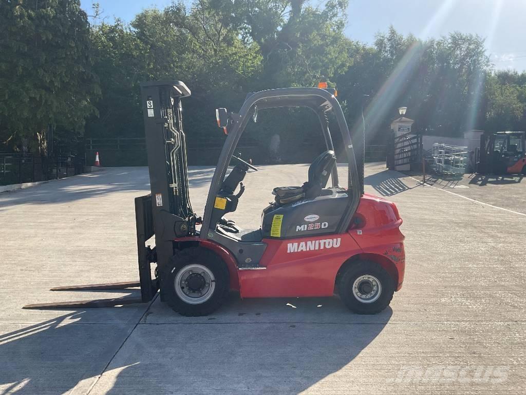 Manitou MI 25 G Chariot télescopique