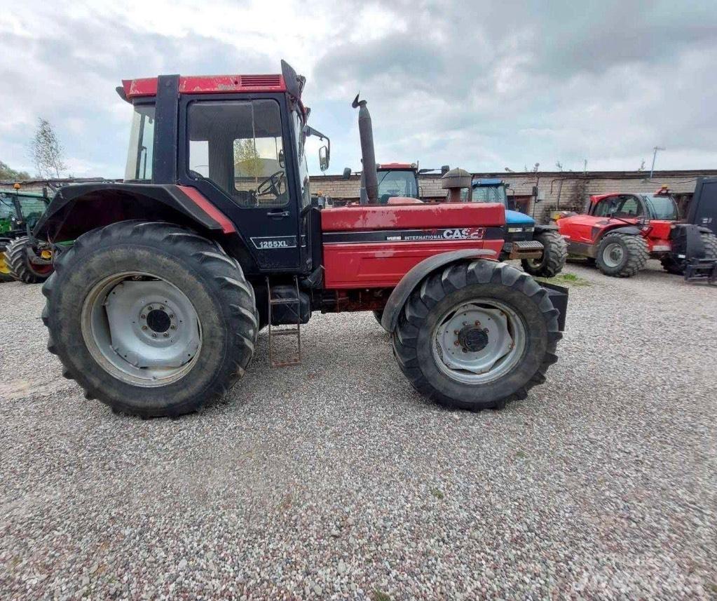 Case IH 1255 XL Tracteur