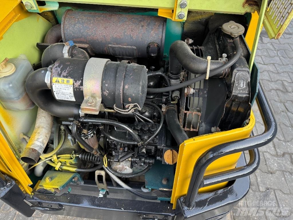 Yanmar B12 Mini pelle < 7t