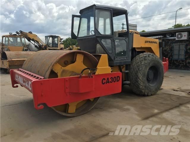 Dynapac CA 30 D Rouleaux monocylindre