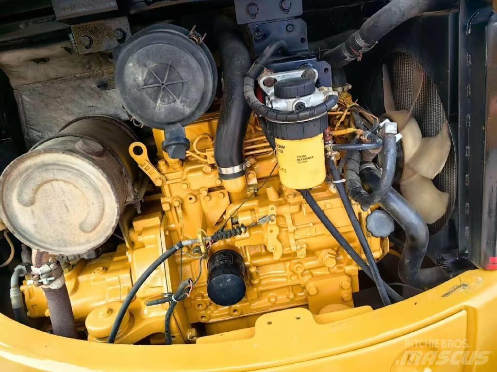 CAT 304 Mini pelle < 7t
