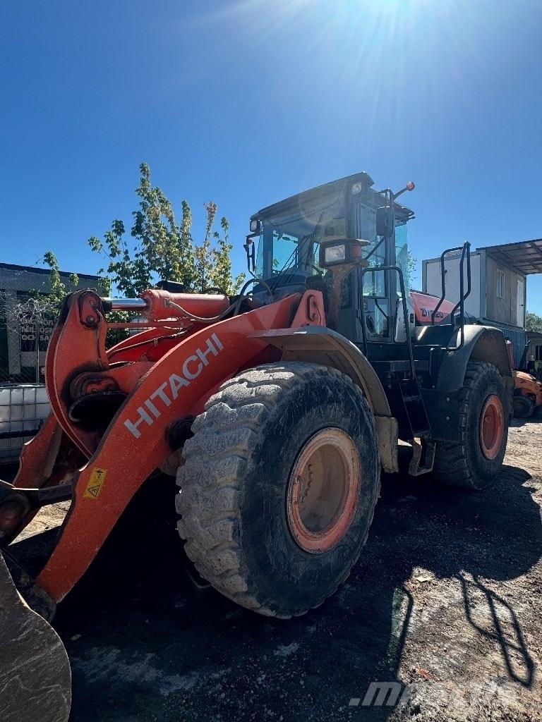 Hitachi ZW 220-3 Chargeuse sur pneus