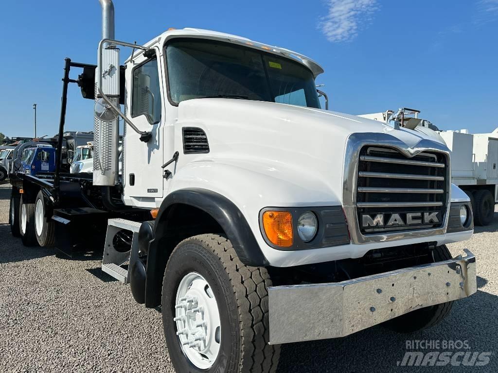 Mack GRANITE CV713 Chariots à câble démontable