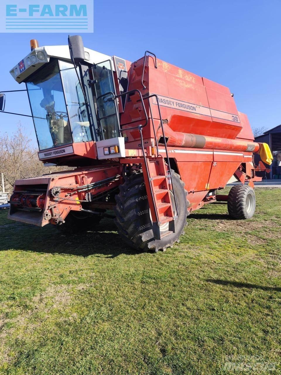 Massey Ferguson 38 Moissonneuse batteuse