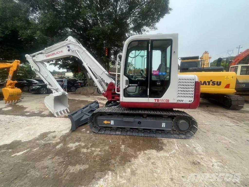 Takeuchi TB180C Pelle sur chenilles
