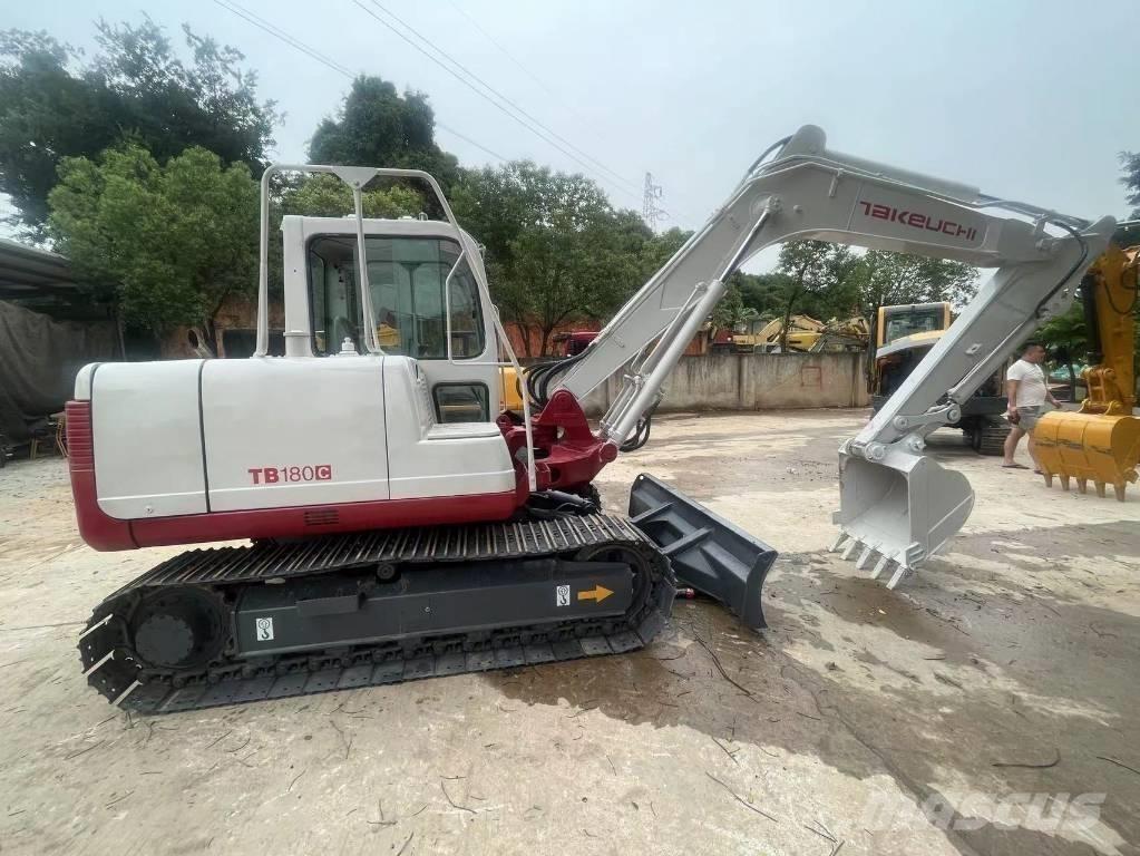 Takeuchi TB180C Pelle sur chenilles