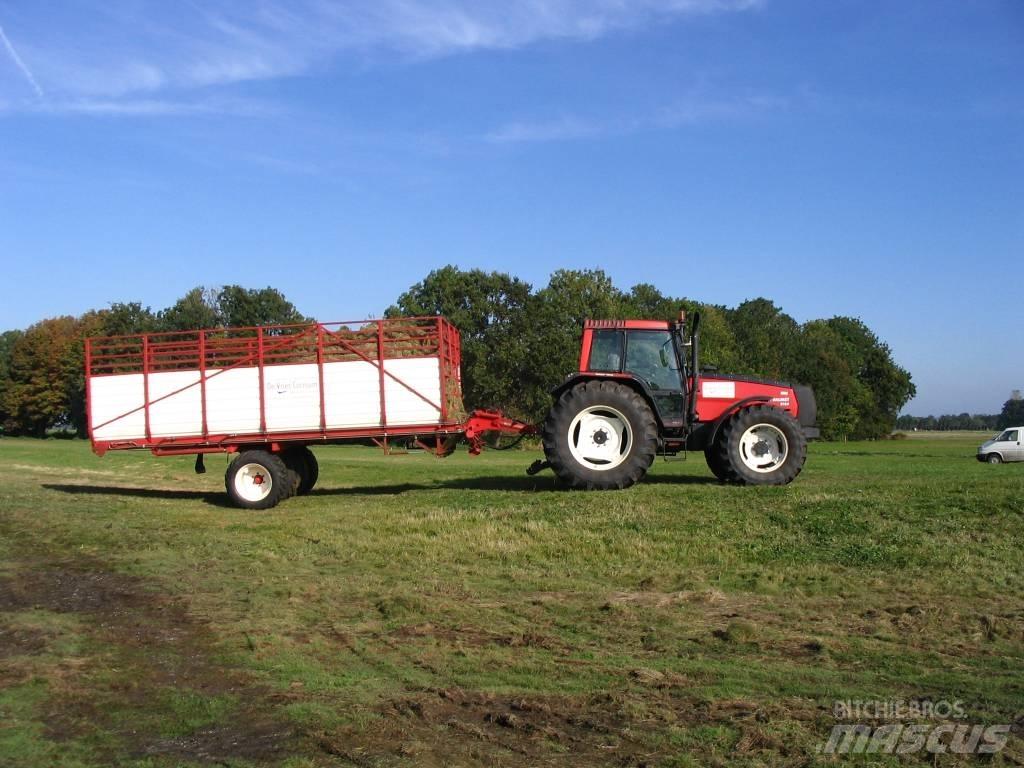  DVC Tussenrijwagen Autres matériels de fenaison