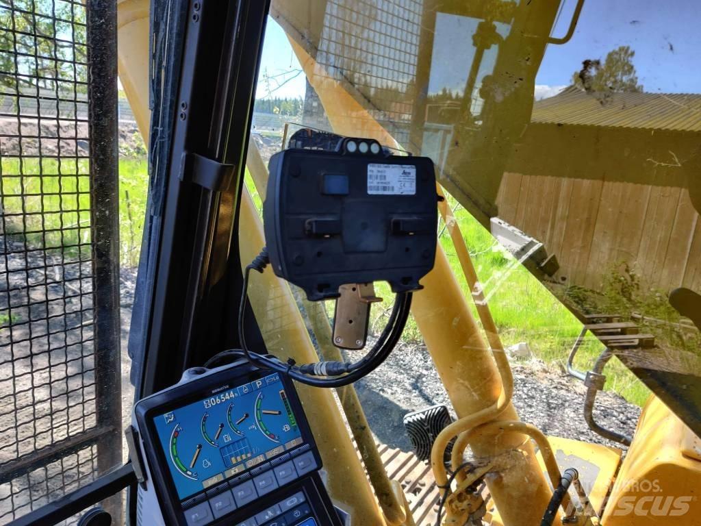 Komatsu HB215LC-1 Pelle sur chenilles