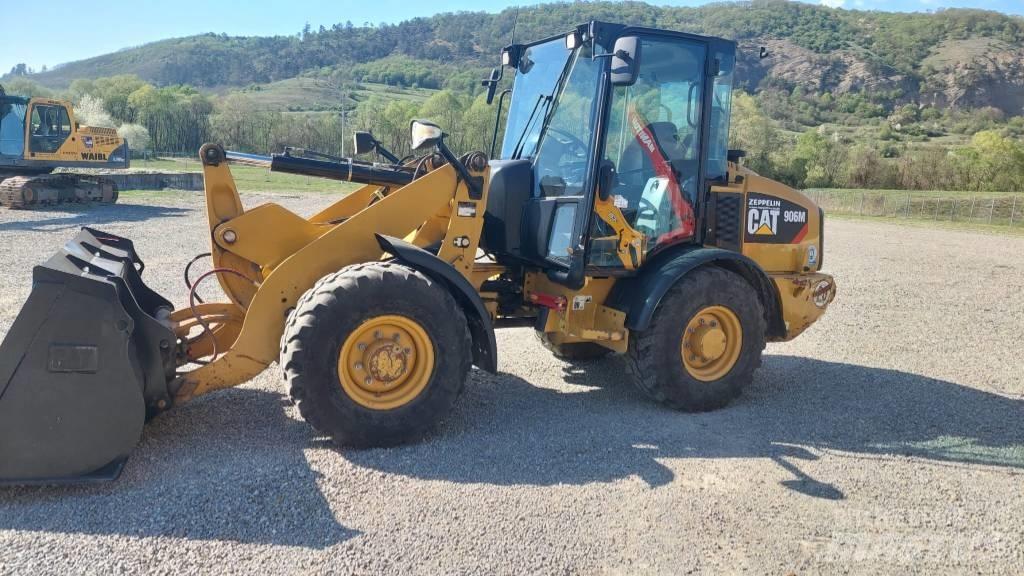 CAT 906 Chargeuse sur pneus
