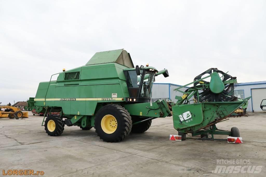 John Deere 2266 E Moissonneuse batteuse