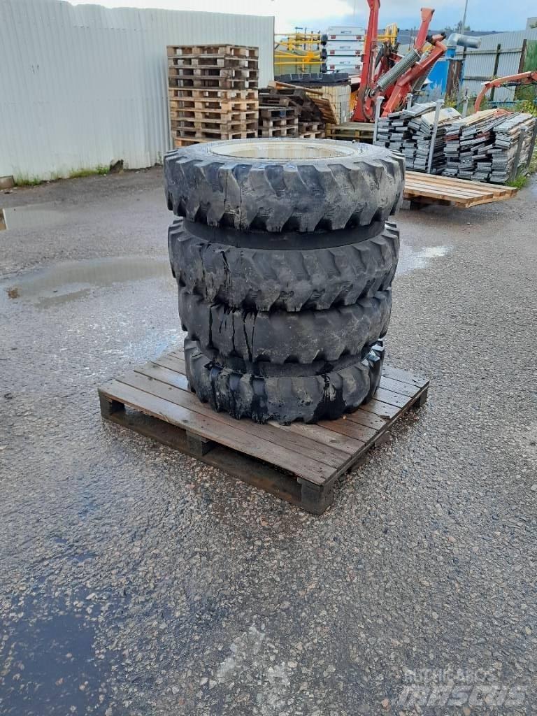 Mitas 8,25-20 Hjul Pneus, roues et jantes