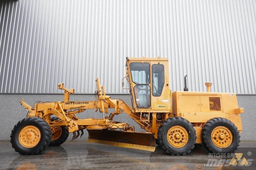 Mitsubishi MG300 Niveleuse