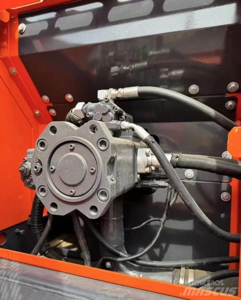 Doosan DX 225 Pelle sur chenilles