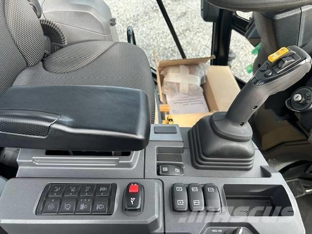 CAT 908 Chargeuse sur pneus